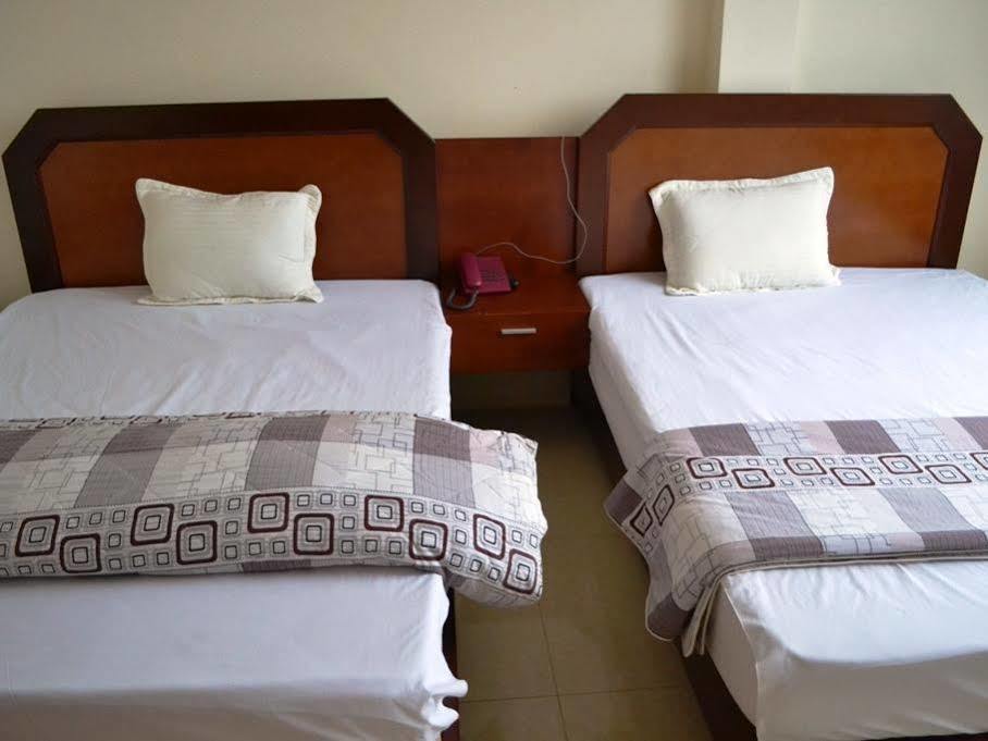 Thu Ha Hotel Dong Khe Sau Exterior photo